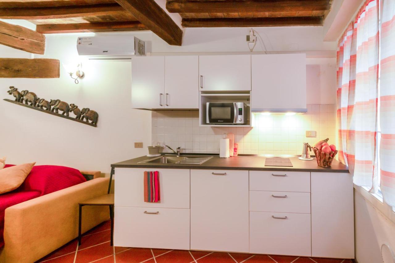 Apartment Portici Antichi Monolocale A 5 Min Dal Duomo Parma