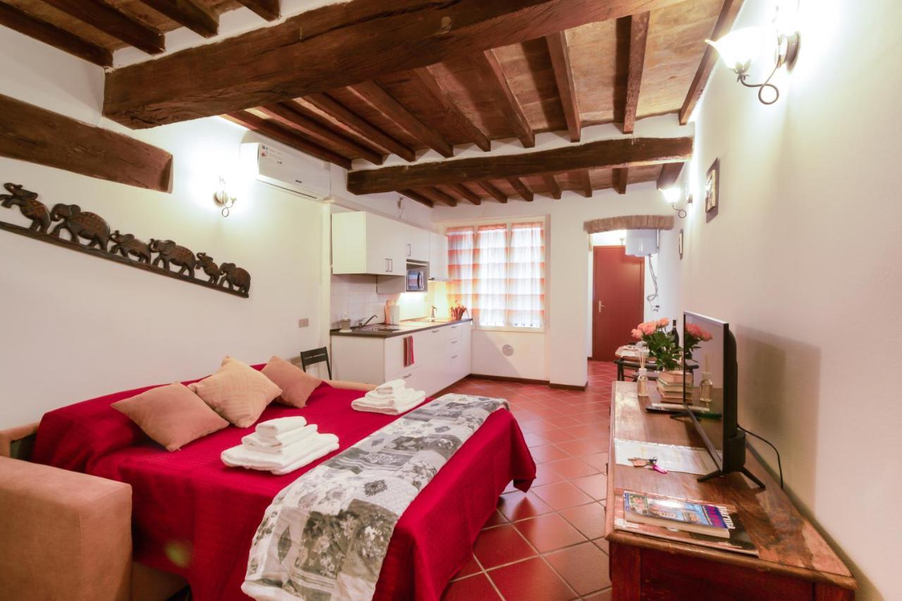 Apartment Portici Antichi Monolocale A 5 Min Dal Duomo *